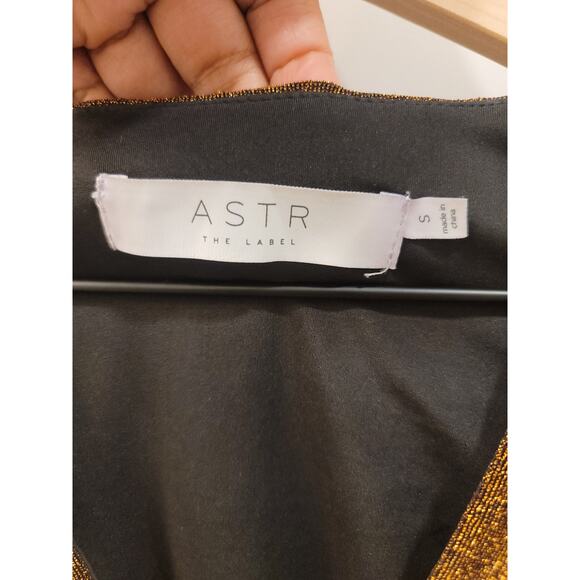 ASTR Stella Metallic Bodysuit In Copper - Picture 4 of 7